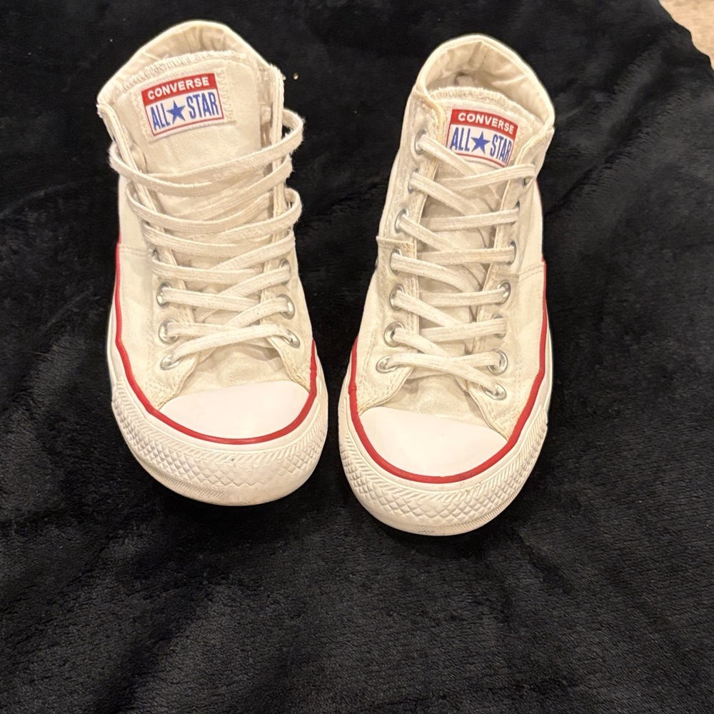Converse Cream with Red Trim
